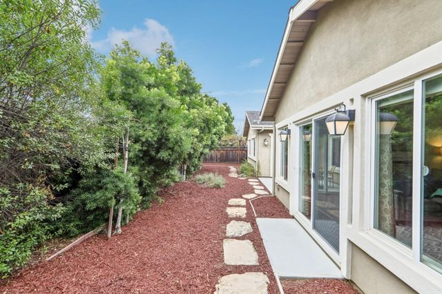 15 Colleen Way, Campbell, CA 95008