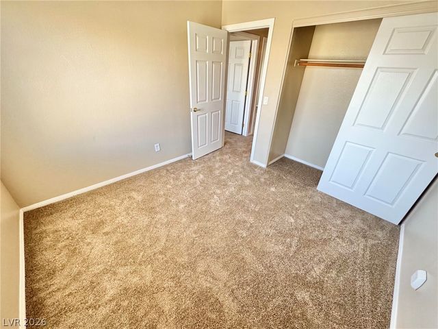 8121 Retriever Avenue, Las Vegas, NV 89147