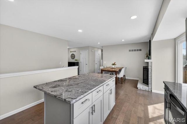 423 Quentin Drive, St Charles, MO 63301