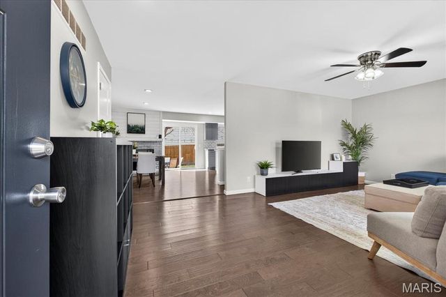 423 Quentin Drive, St Charles, MO 63301