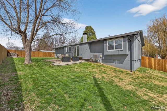 423 Quentin Drive, St Charles, MO 63301