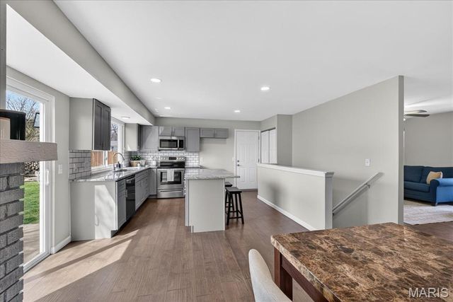 423 Quentin Drive, St Charles, MO 63301