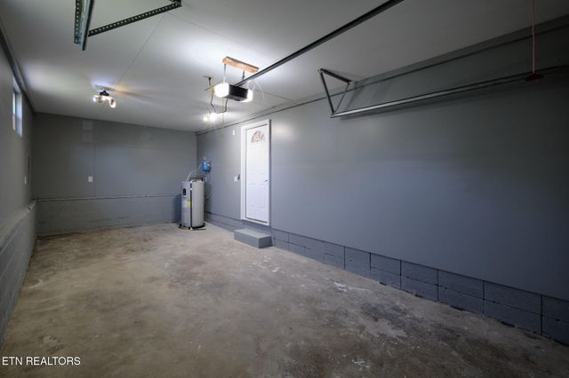 2107 Tipton Station Rd, Knoxville, TN 37920