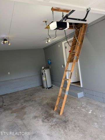 2107 Tipton Station Rd, Knoxville, TN 37920