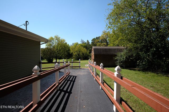 2107 Tipton Station Rd, Knoxville, TN 37920