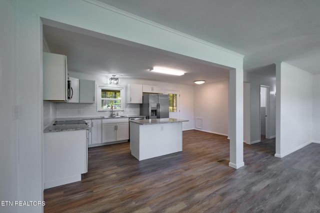 2107 Tipton Station Rd, Knoxville, TN 37920