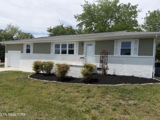 2107 Tipton Station Rd, Knoxville, TN 37920