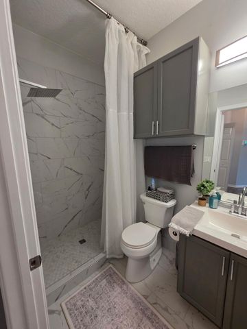 1560 SE Hampshire Way 204, Stuart, FL 34994