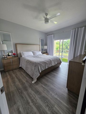 1560 SE Hampshire Way 204, Stuart, FL 34994