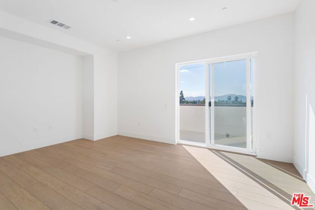 11224 W Lyon Lane, North Hollywood (los Angeles), CA 91606