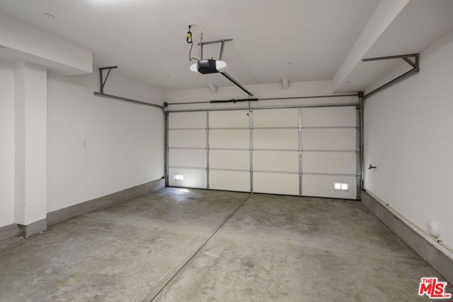 11224 W Lyon Lane, North Hollywood (los Angeles), CA 91606