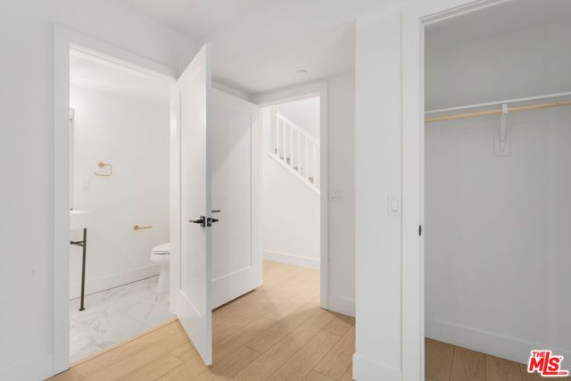 11224 W Lyon Lane, North Hollywood (los Angeles), CA 91606