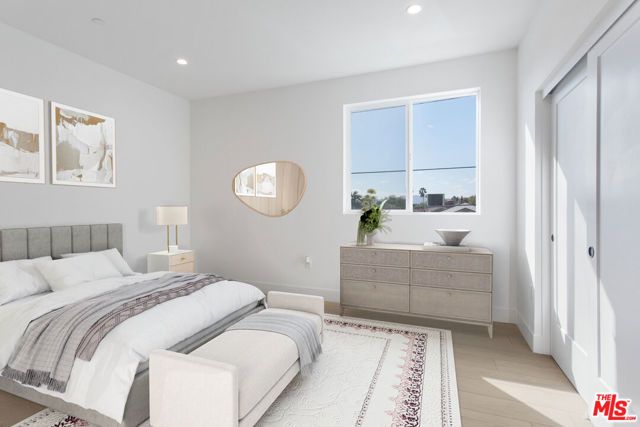 11224 W Lyon Lane, North Hollywood (los Angeles), CA 91606