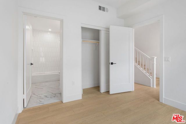 11224 W Lyon Lane, North Hollywood (los Angeles), CA 91606