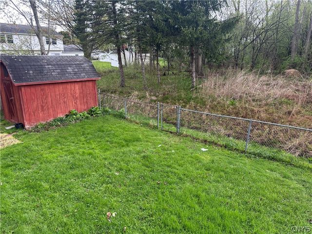 531 Cedarbrook Crescent, Utica, NY 13502