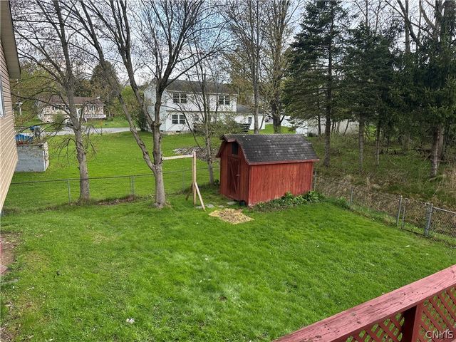 531 Cedarbrook Crescent, Utica, NY 13502