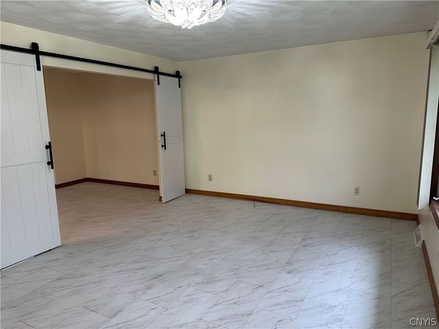 531 Cedarbrook Crescent, Utica, NY 13502