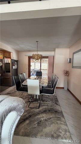 531 Cedarbrook Crescent, Utica, NY 13502