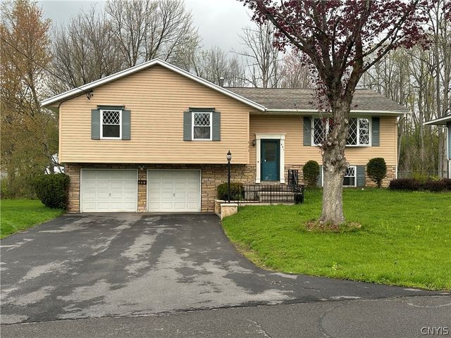 531 Cedarbrook Crescent, Utica, NY 13502
