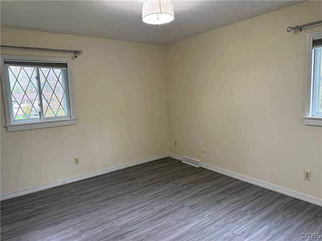 531 Cedarbrook Crescent, Utica, NY 13502