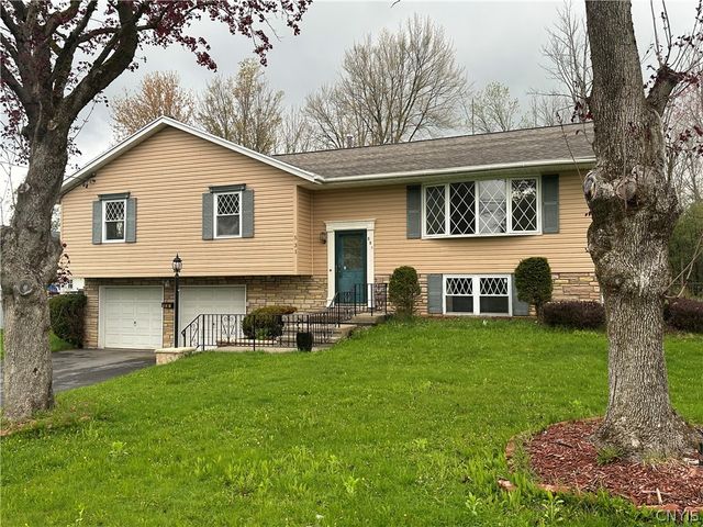 531 Cedarbrook Crescent, Utica, NY 13502