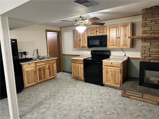 531 Cedarbrook Crescent, Utica, NY 13502