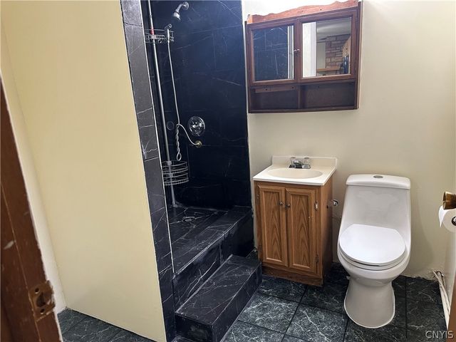 531 Cedarbrook Crescent, Utica, NY 13502