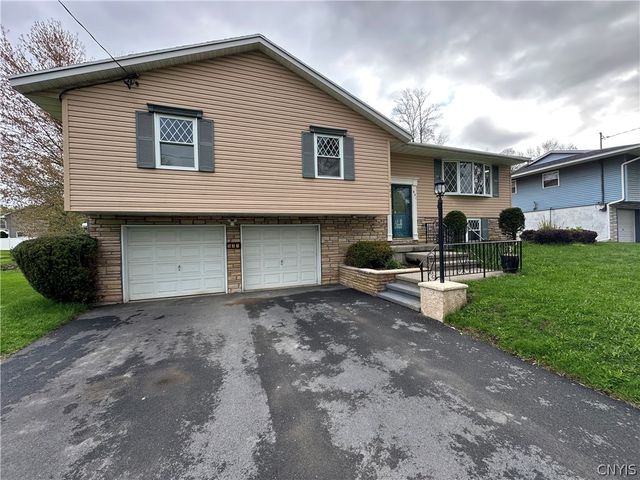531 Cedarbrook Crescent, Utica, NY 13502
