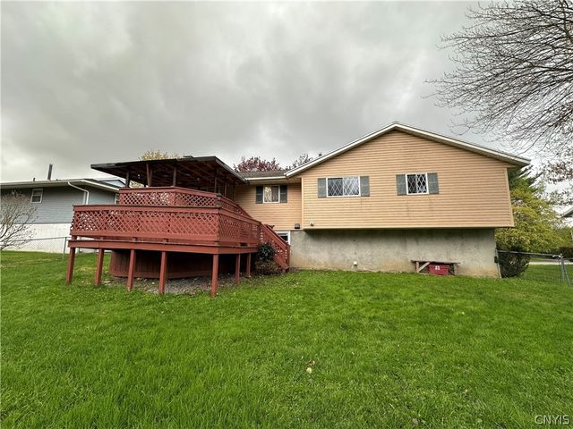 531 Cedarbrook Crescent, Utica, NY 13502