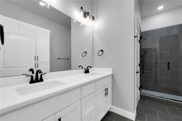 2908 SW Arlington Boulevard, Bentonville, AR 72713