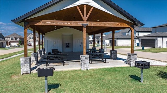 2908 SW Arlington Boulevard, Bentonville, AR 72713