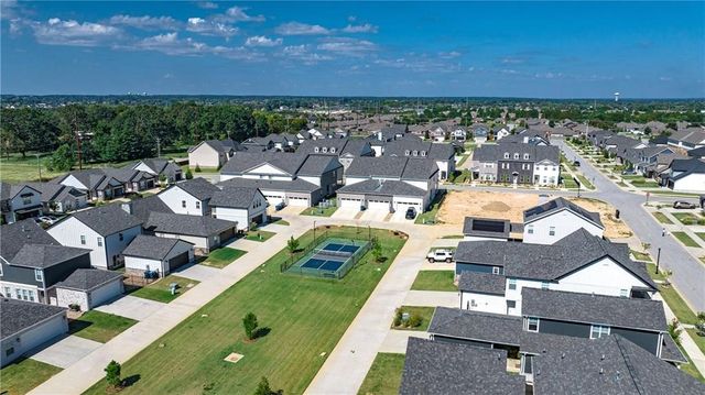 2908 SW Arlington Boulevard, Bentonville, AR 72713