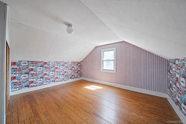 45 Park Circle, New Hyde Park, NY 11040