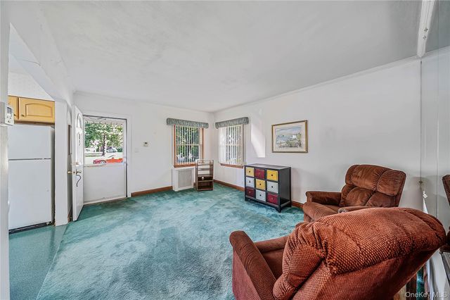 45 Park Circle, New Hyde Park, NY 11040