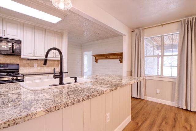 315 E Avenue F, Midlothian, TX 76065
