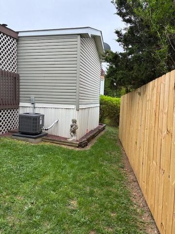 1412 SANDHILL RD 12 SANDHILL PARK, Lebanon, PA 17046