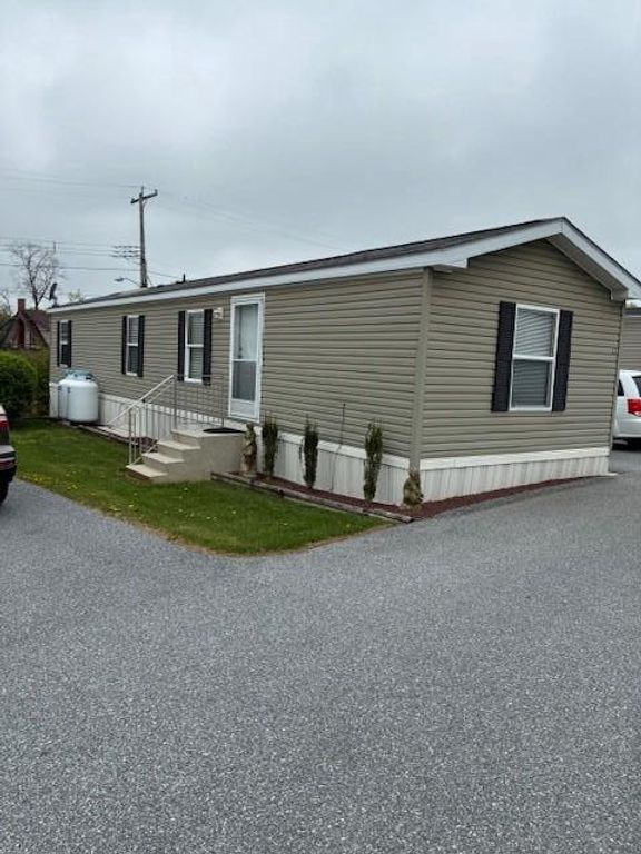 1412 SANDHILL RD 12 SANDHILL PARK, Lebanon, PA 17046