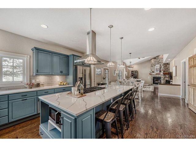 2248 Mariner Dr, Longmont, CO 80503