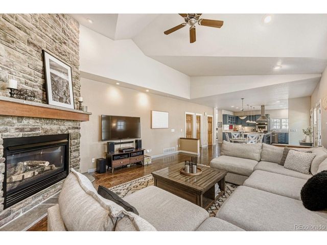 2248 Mariner Dr, Longmont, CO 80503