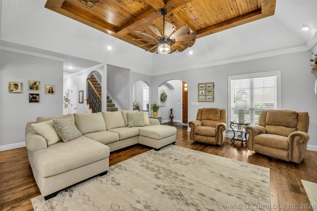 8241 N 69th East Avenue, Owasso, OK 74055