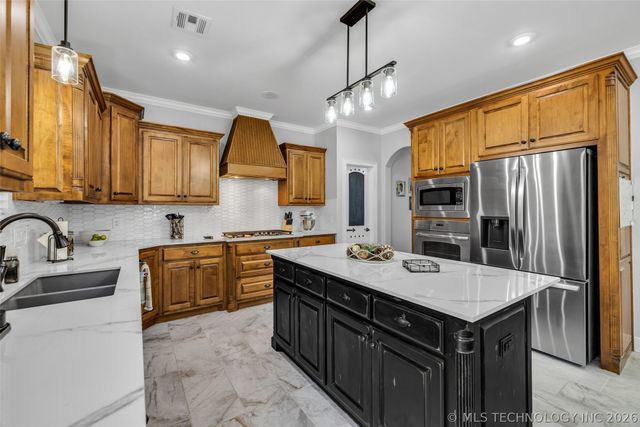 8241 N 69th East Avenue, Owasso, OK 74055