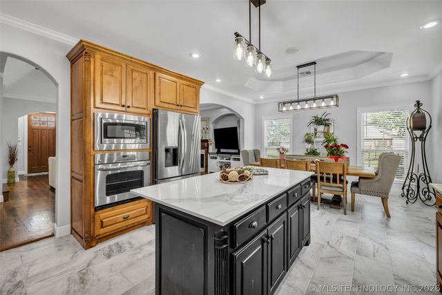 8241 N 69th East Avenue, Owasso, OK 74055