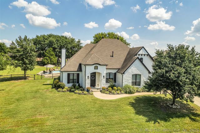 8241 N 69th East Avenue, Owasso, OK 74055