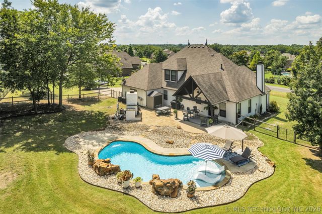 8241 N 69th East Avenue, Owasso, OK 74055