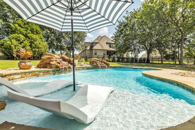8241 N 69th East Avenue, Owasso, OK 74055