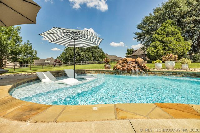 8241 N 69th East Avenue, Owasso, OK 74055