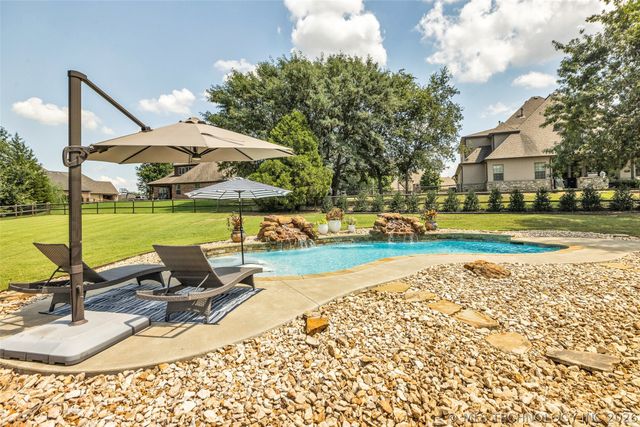 8241 N 69th East Avenue, Owasso, OK 74055