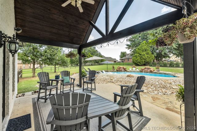 8241 N 69th East Avenue, Owasso, OK 74055