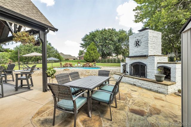 8241 N 69th East Avenue, Owasso, OK 74055