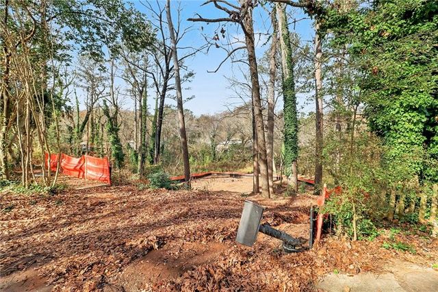 2780 Delcourt Drive, Decatur, GA 30033